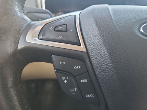 Used 2014 Ford Fusion SE w/ Equipment Group 202A image 24