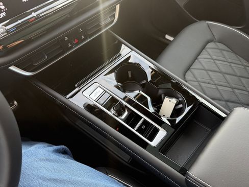 New 2026 Volkswagen Atlas SEL Premium R-Line image 18