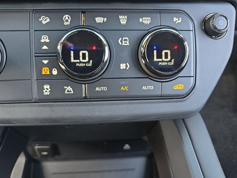 New 2026 Land Rover Defender 110 OCTA image 24