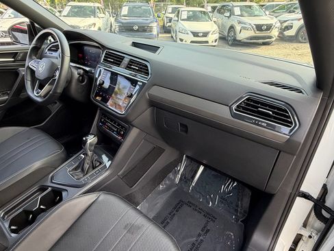 Used 2022 Volkswagen Tiguan SE R-Line FWD image 19