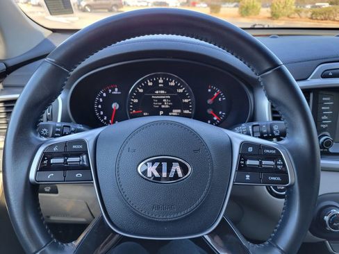 Used 2019 Kia Sorento EX image 33