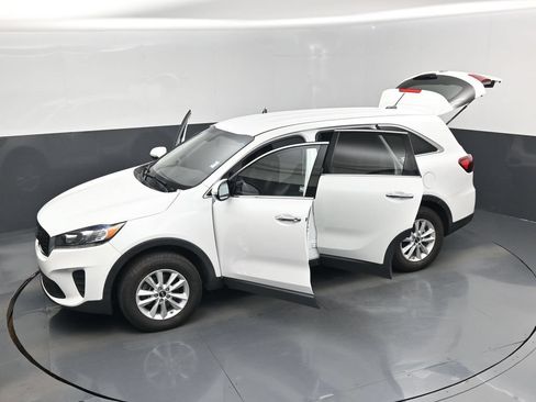 Used 2020 Kia Sorento FWD V6 image 20