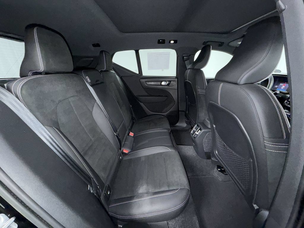 Used 2023 Volvo XC40 Recharge Plus AWD/4WD image 17