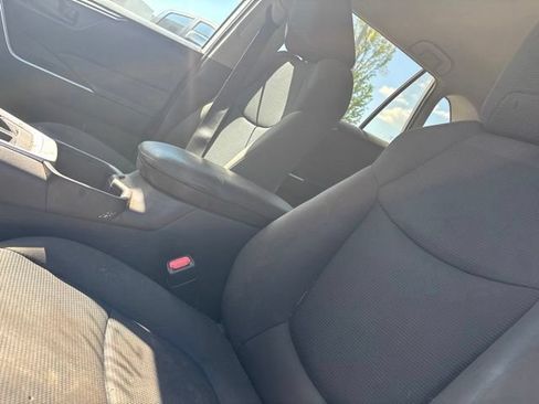 Used 2022 Toyota RAV4 LE AWD/4WD image 8