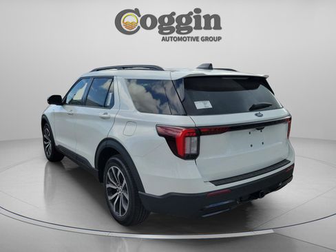 New 2026 Ford Explorer ST-Line image 3