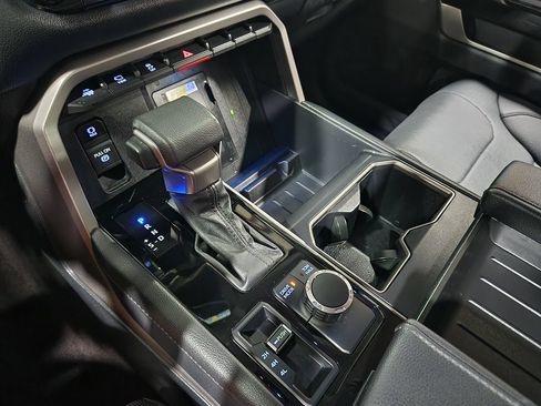 Used 2024 Toyota Tundra Limited AWD/4WD image 42