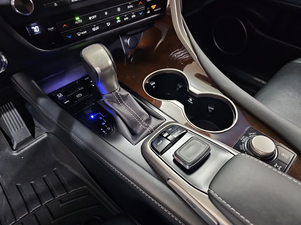 Used 2019 Lexus RX 350 AWD w/ Navigation Package image 27