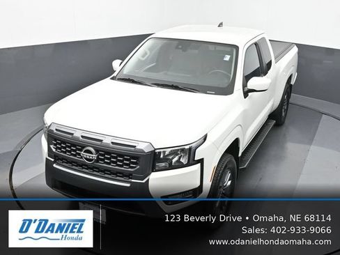 Used 2025 Nissan Frontier SV w/ SV Convenience Package AWD/4WD image 21