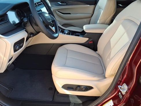 New 2026 Jeep Grand Cherokee L Limited w/ Luxury Tech Group II AWD/4WD image 12