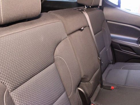 Used 2022 GMC Acadia SLE image 14