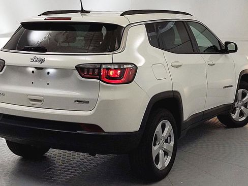 Used 2021 Jeep Compass Latitude w/ Convenience Group AWD/4WD image 3
