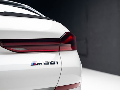 Used 2024 BMW X6 M60i w/ Dynamic Handling Package image 29