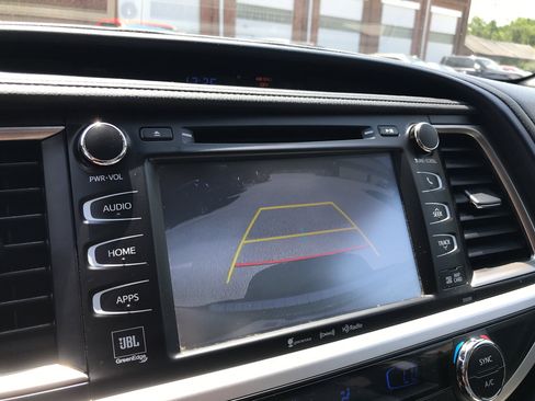 Used 2019 Toyota Highlander Limited AWD/4WD image 21