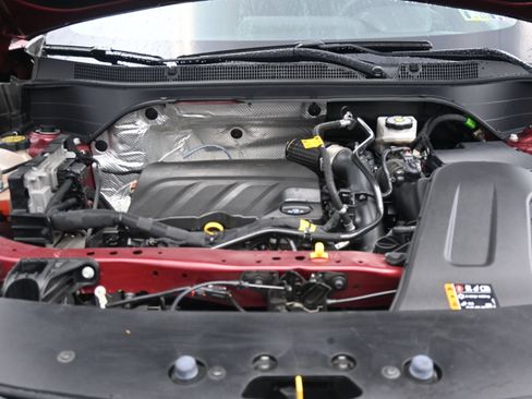 Used 2024 Chevrolet Trax LT FWD image 25