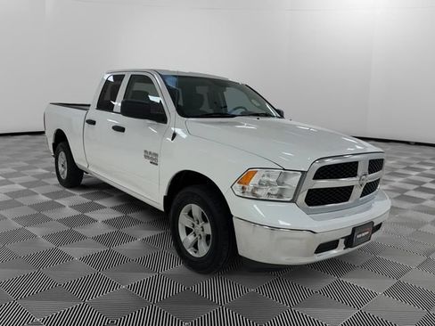 Used 2024 RAM 1500 Classic SLT AWD/4WD image 7