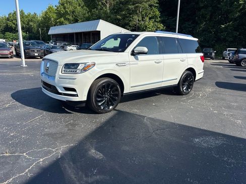 Used 2020 Lincoln Navigator Reserve w/ Equipment Group 208A Reserve AWD/4WD image 7