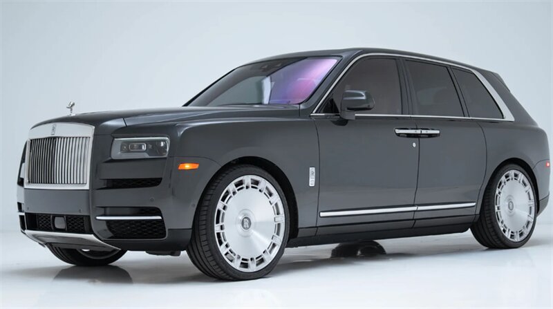 Used 2022 Rolls-Royce Cullinan AWD/4WD image 1