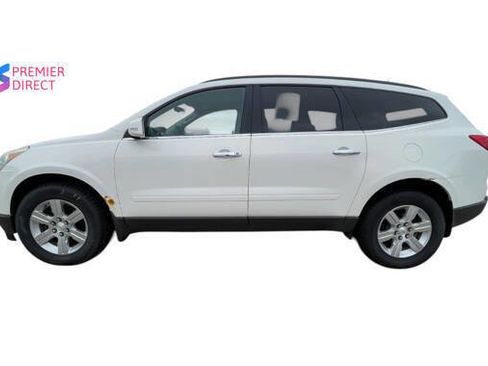 Used 2012 Chevrolet Traverse LT image 2