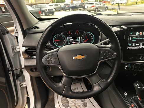 Used 2018 Chevrolet Traverse LT AWD/4WD image 16