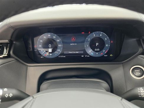 New 2026 Land Rover Range Rover Velar Dynamic SE image 14