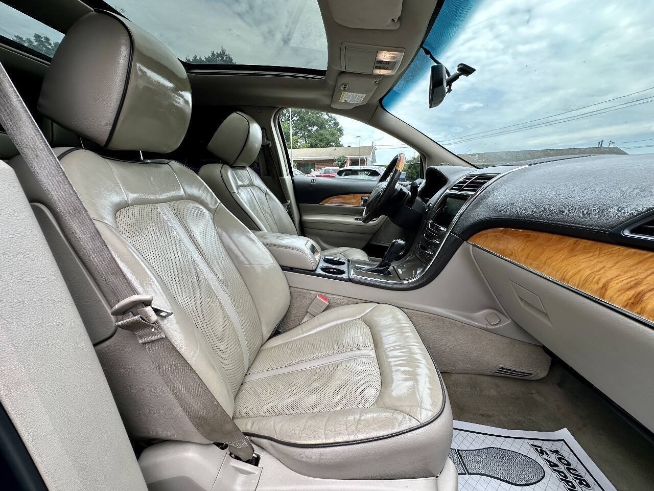 Used 2014 Lincoln MKX AWD w/ Equipment Group 102A image 18