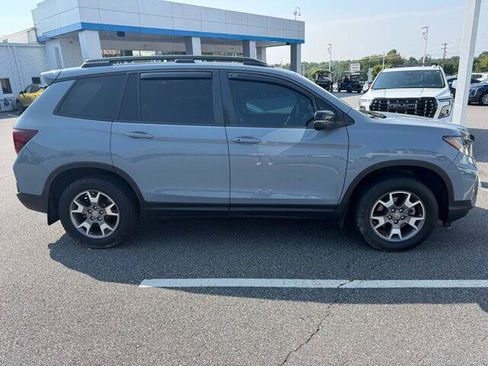 Used 2022 Honda Passport TrailSport image 2