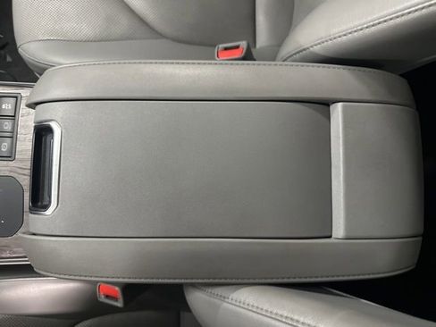 Used 2023 Toyota Highlander Platinum FWD image 17
