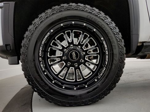 Used 2024 GMC Sierra 3500 AT4 w/ AT4 Premium Plus Package image 19