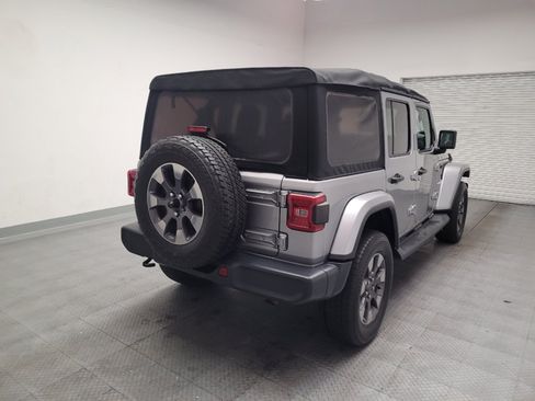 Used 2018 Jeep Wrangler Unlimited Sahara w/ Dual Top Group AWD/4WD image 9