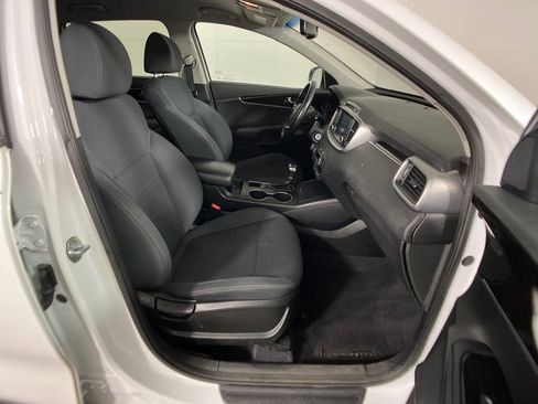 Used 2019 Kia Sorento LX w/ Option Group 020 image 6