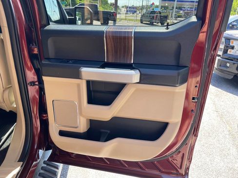 Used 2015 Ford F150 Lariat w/ Equipment Group 502A Luxury AWD/4WD image 30