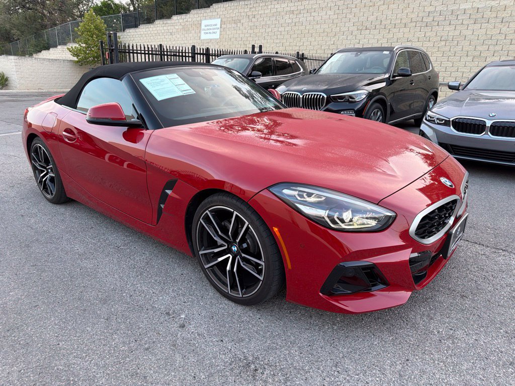 Certified 2024 BMW Z4 sDrive30i w/ Premium Package RWD image 4