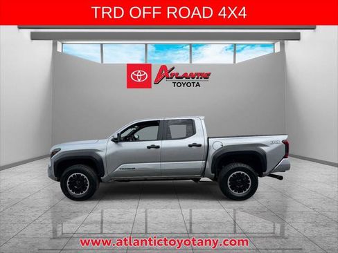 Certified 2024 Toyota Tacoma TRD Off-Road AWD/4WD image 5