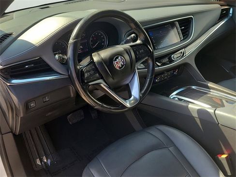 Used 2022 Buick Enclave Essence image 23