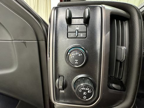 Used 2018 GMC Sierra 1500 SLT AWD/4WD image 22