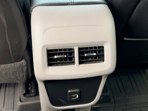 Used 2021 GMC Terrain SLT AWD/4WD image 16