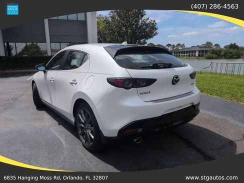 Used 2020 MAZDA MAZDA3 Hatchback w/ Preferred Package FWD image 3