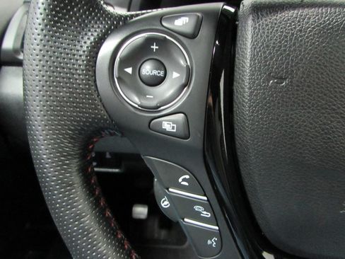 Used 2023 Honda Ridgeline Black Edition image 17