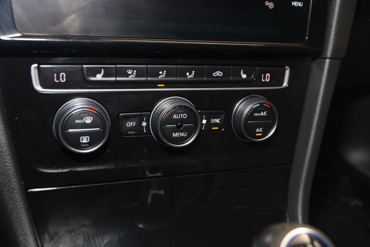 Used 2019 Volkswagen Golf 4-Door AWD/4WD image 25