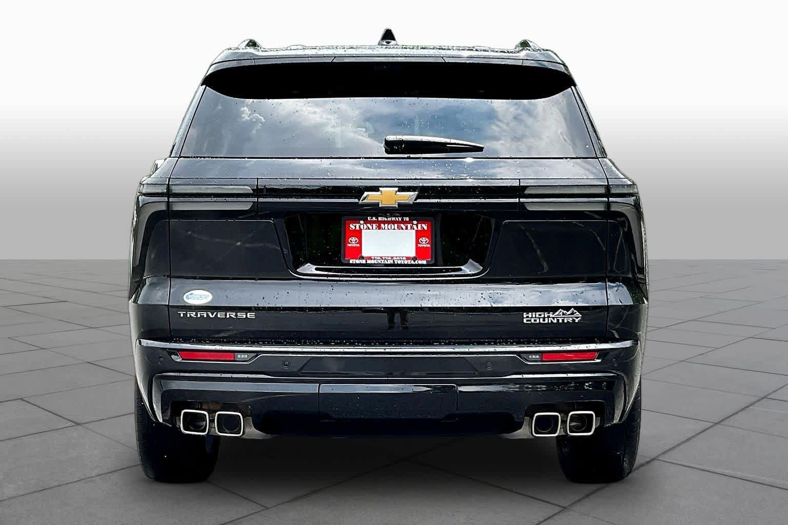 Used 2025 Chevrolet Traverse High Country w/ LPO, Floor Liner Package FWD image 11