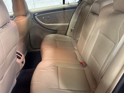 Used 2013 Ford Taurus Limited image 8