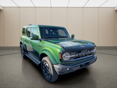 Used 2025 Ford Bronco Outer Banks AWD/4WD image 8