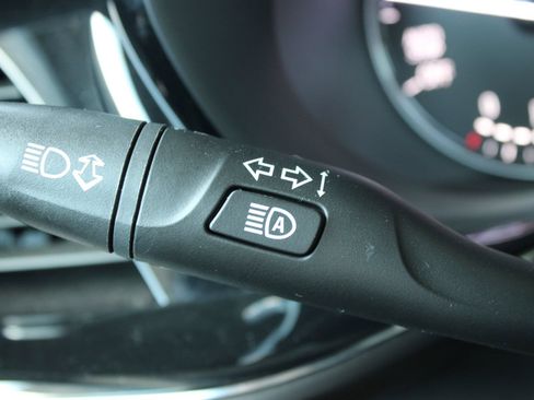Used 2023 Buick Envision Avenir FWD image 31