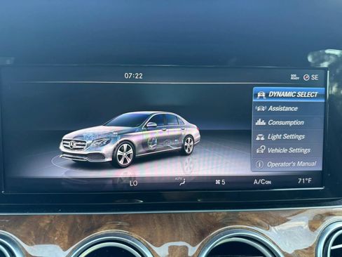 Used 2017 Mercedes-Benz E 300 image 33