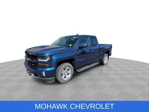 Used 2017 Chevrolet Silverado 1500 LT w/ All Star Edition AWD/4WD image 4