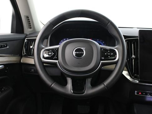 Certified 2025 Volvo XC90 B6 Plus image 24