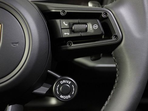 Certified 2025 Porsche Cayenne S image 26