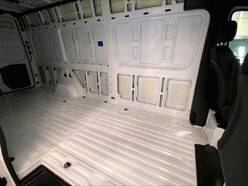 Used 2024 Mercedes-Benz Sprinter 2500 image 12
