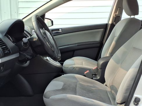 Used 2012 Nissan Sentra 2.0 SR w/ Special Edition Pkg FWD image 5