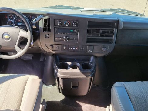 Used 2020 Chevrolet Express 2500 LT w/ LT Preferred Equipment Group RWD image 5